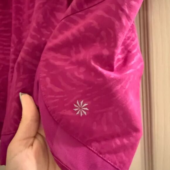 Athleta Printed Mesh Racer Run Short 4" in Fiji Magnolia Size Small - Picture 8 of 9